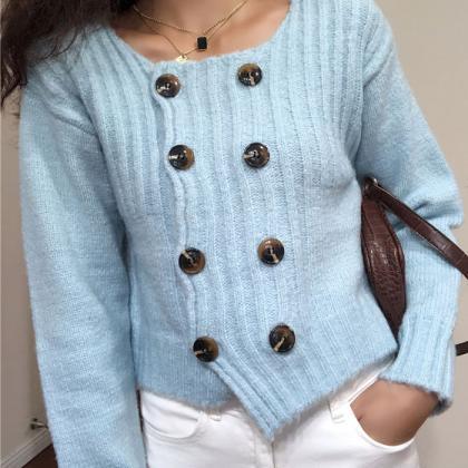Square Collar Buttoned Autumn And Winter Sweater..