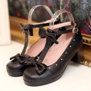 Round Toe Leather T-Strap Low Chunk..