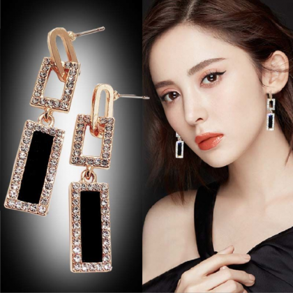 Stylish long diamond earrings