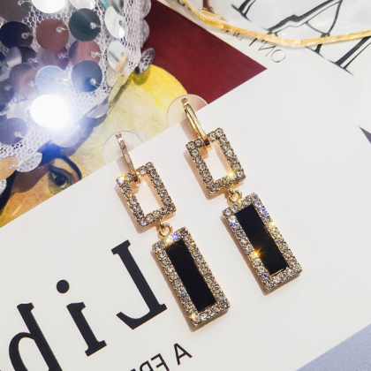 Stylish long diamond earrings