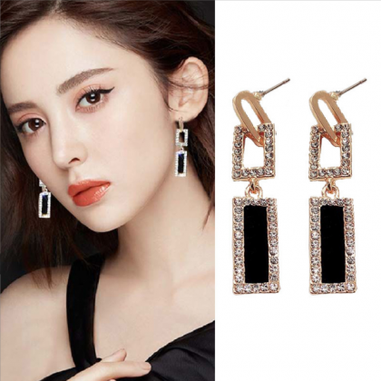 Stylish long diamond earrings