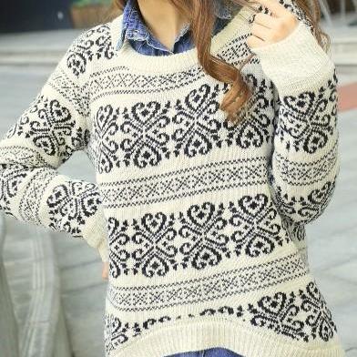 Loose Fitting Snowflake Knit Sweater - White