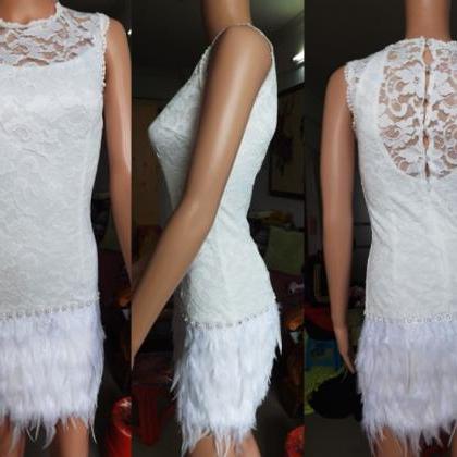 Lace Sleeveless Feathers Dress