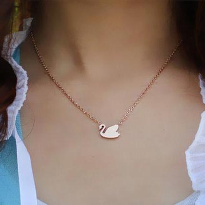 Swan Pendant Chain Necklace in Silv..