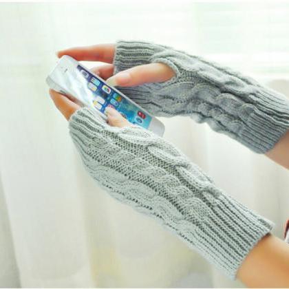 Women's Knitted Warm Short Fingerle..