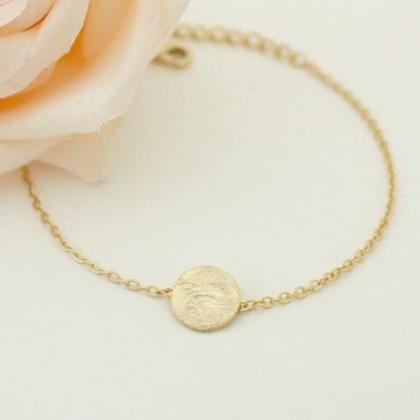 Simple Textured Circle Bracelet In Gold