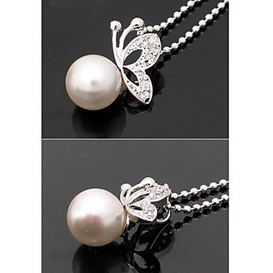 Women's Korean Style Pearl Necklace..