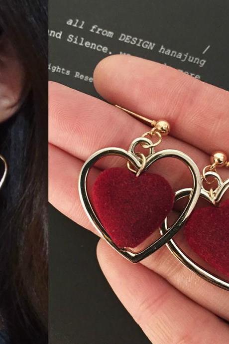 Velvet heart dangle earrings