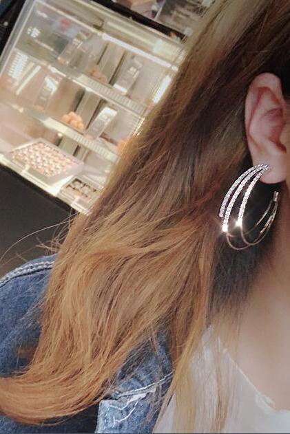 C style Earring 
