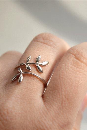 Silver leaf ring