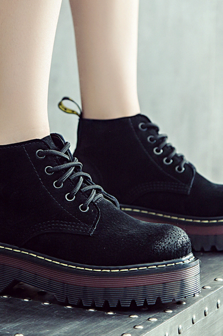 Round Toe Lace-up Flat Platform Ankle Boots