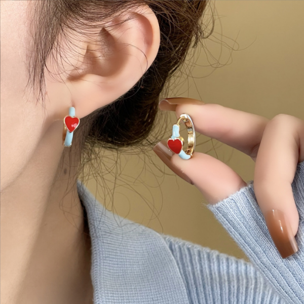 Contrast love earrings