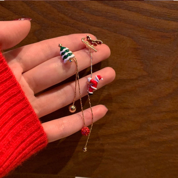 Silver needle asymmetry can climb Santa fringed earrings/Christmas earrings