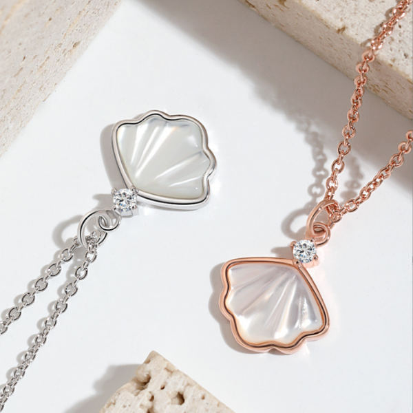 Valentine's Day gift shell pendant necklace