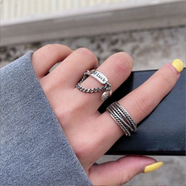 Fashion ins smiley twist ring