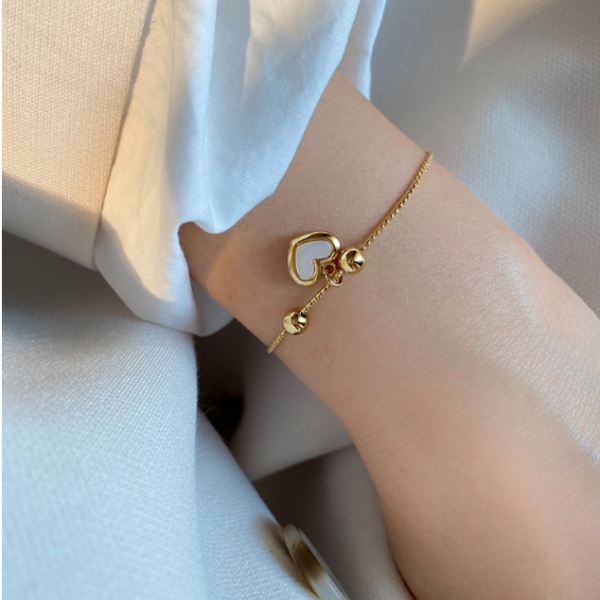 Gold vintage shell love bracelet for women