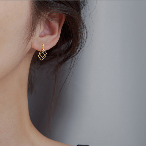 Geometric diamond-shaped stud earrings/double-framed earrings